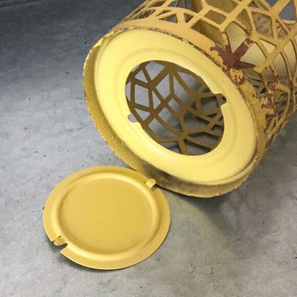 Metal lamp with handle tea light cottagecore rustic geometric yellow - Picture 5 of 5